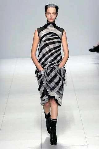 Look 16